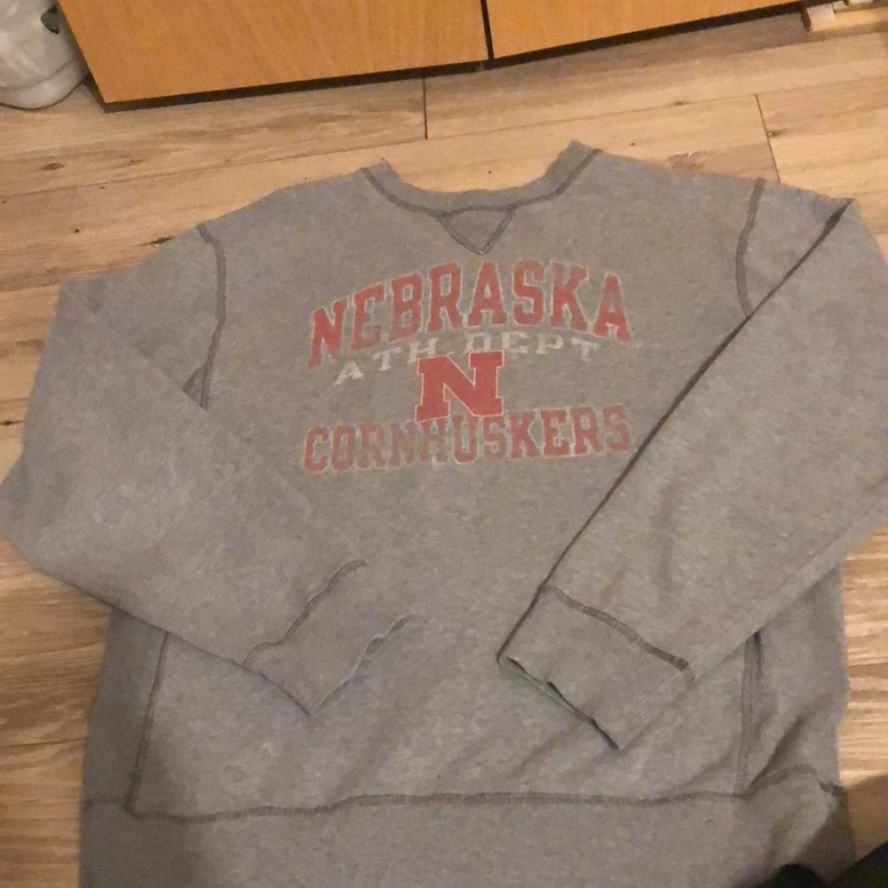 NE crewneck